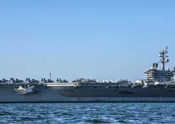 USS Carl Vinson arrives at Commander, Fleet Activities Yokosuka for scheduled port visit