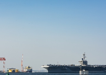 USS Carl Vinson arrives at Commander, Fleet Activities Yokosuka for scheduled port visit