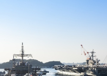 USS Carl Vinson arrives at Commander, Fleet Activities Yokosuka for scheduled port visit