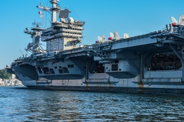 USS Carl Vinson arrives at Commander, Fleet Activities Yokosuka for scheduled port visit