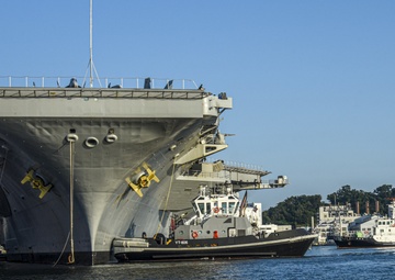 USS Carl Vinson arrives at Commander, Fleet Activities Yokosuka for scheduled port visit