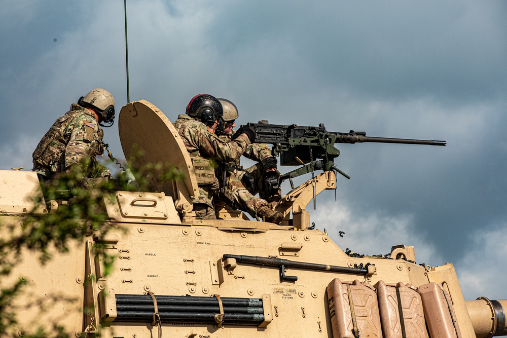 1st Battalion, 5th Field Artillery Regiment, 1st Infantry Division Conducts Range Operations