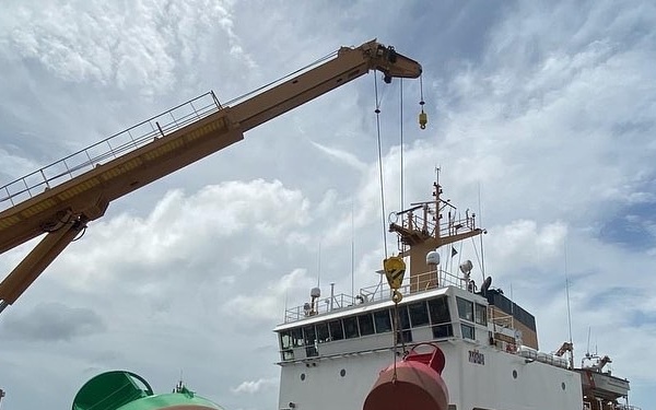 USCGC Walnut (WLB 205) prepares buoys
