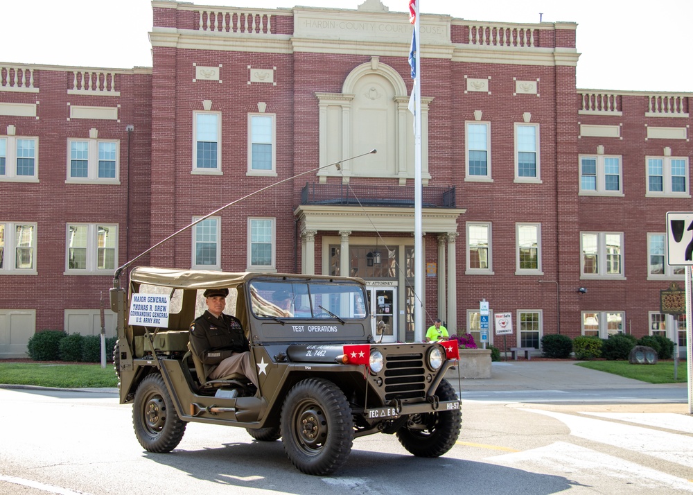 Soldiers from Fort Knox Participate in Heartland Homecoming Parade