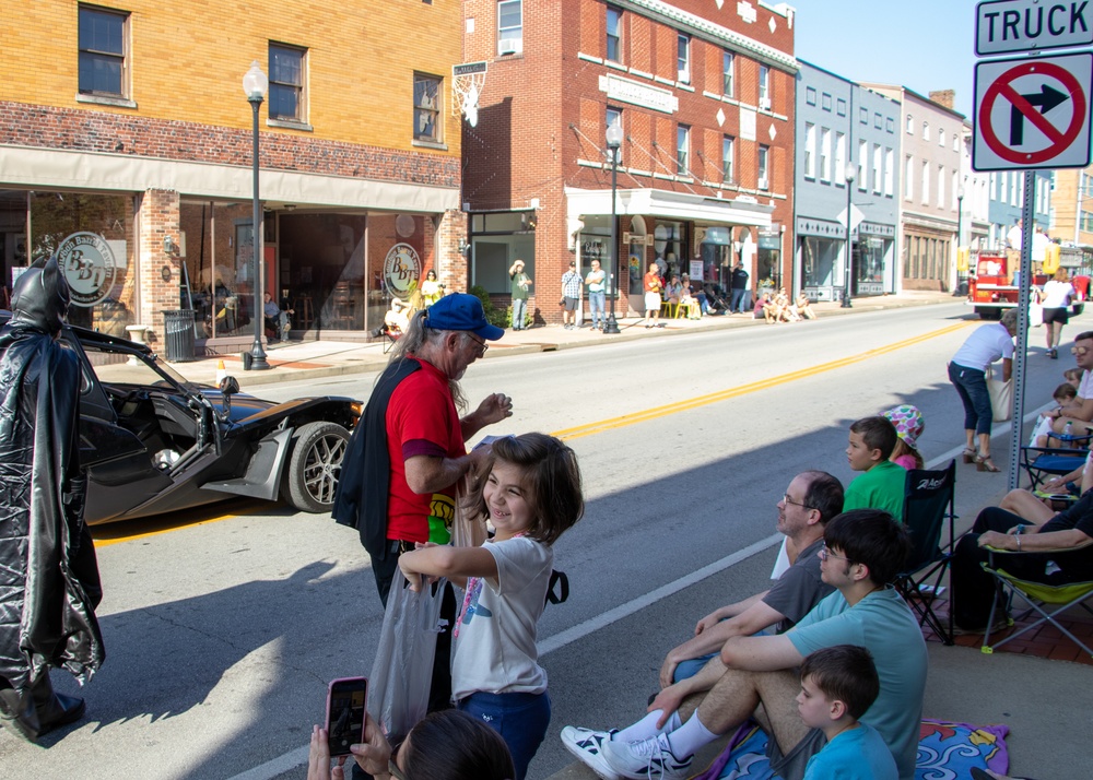 Soldiers from Fort Knox Participate in Heartland Homecoming Parade