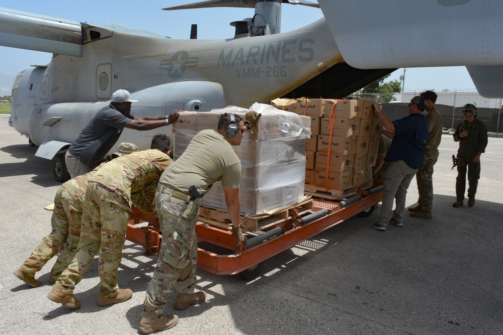 Joint Task Force - Haiti delivers humanitarian aid to Jeremie, Haiti