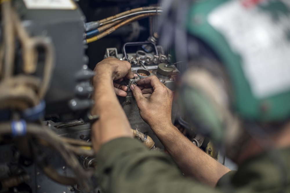 11th MEU, VMM 165 perform routine maintenance