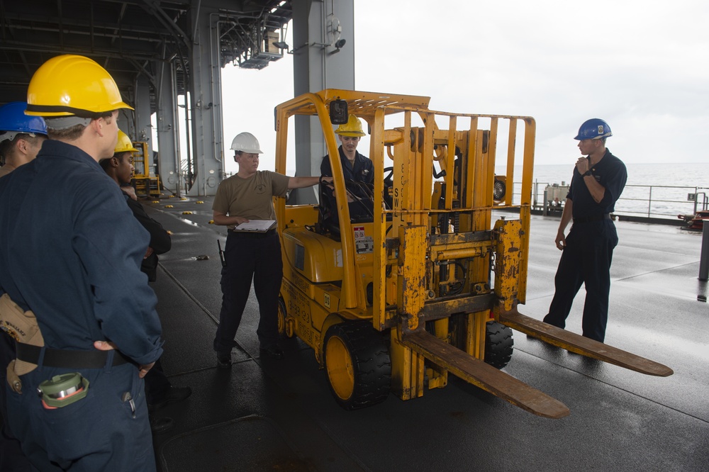 210828-N-LK647-0191