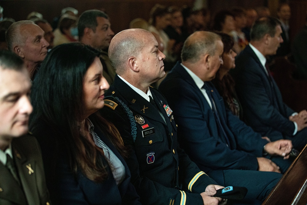 Battle Group Poland's leaders join local community's celebration