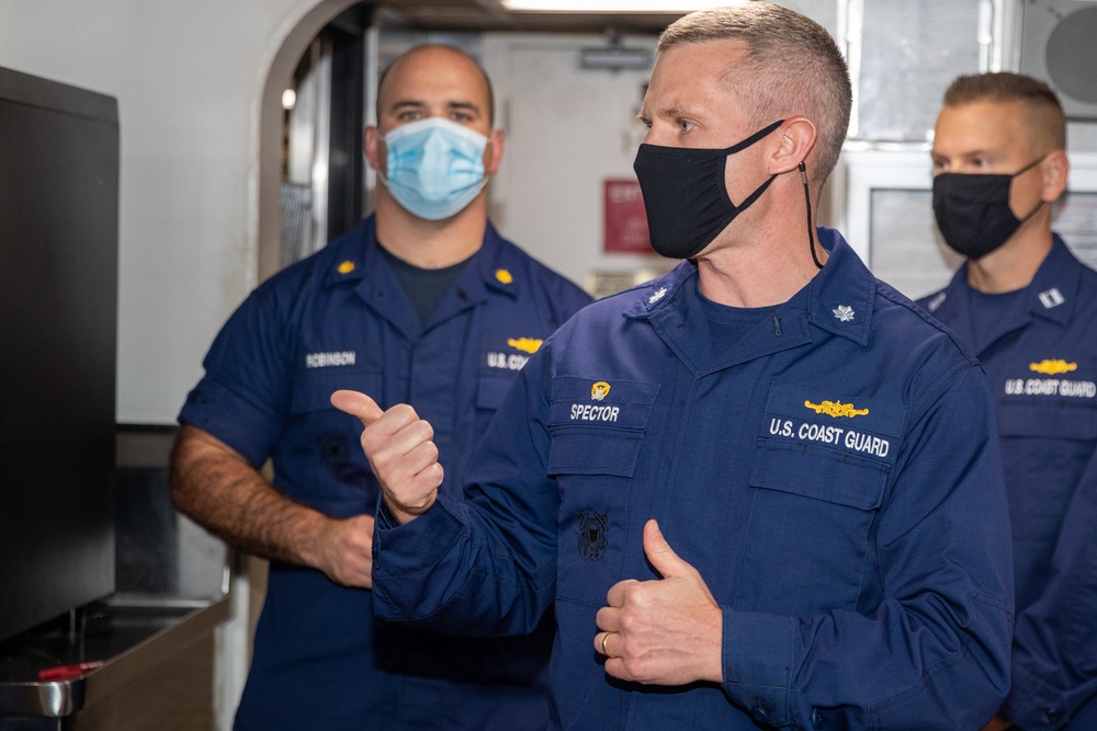 Escanaba CO briefs crew in Nuuk