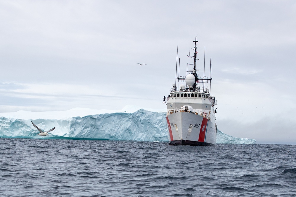 Escanaba passes an Iceberg