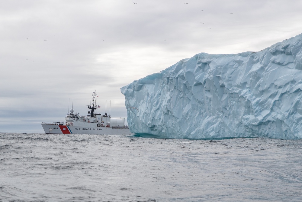 Escanaba passes an Iceberg