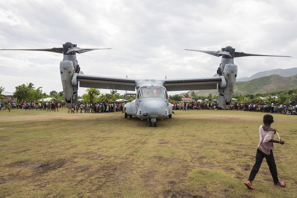 Marines with 2nd Marine Aircraft Wing provide humanitarian aid to Haiti