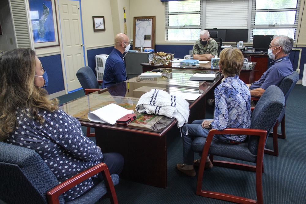 dvids-images-guam-and-korea-commissary-zone-manager-meets-naval