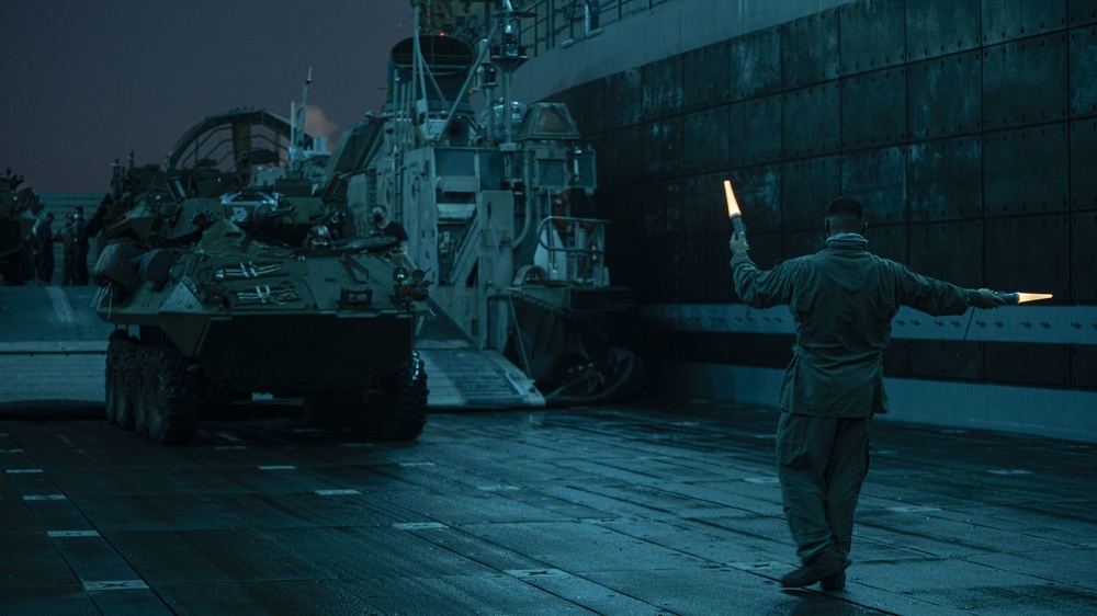 USS Portland (LPD 27) LCAC operations