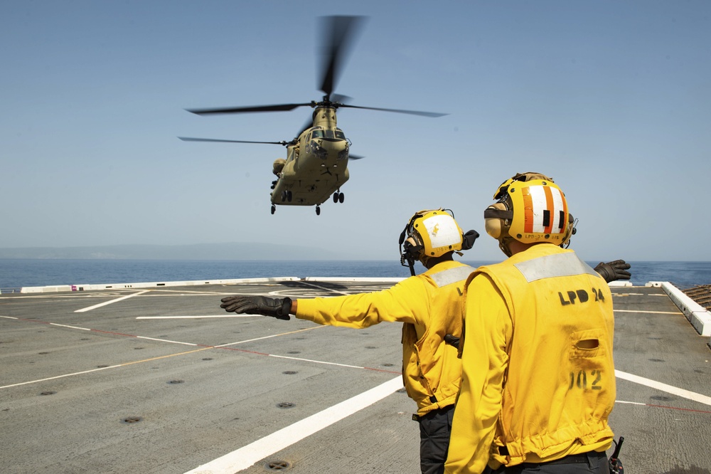 Army Conducts Deck Landing Qualifications on USS Arlington