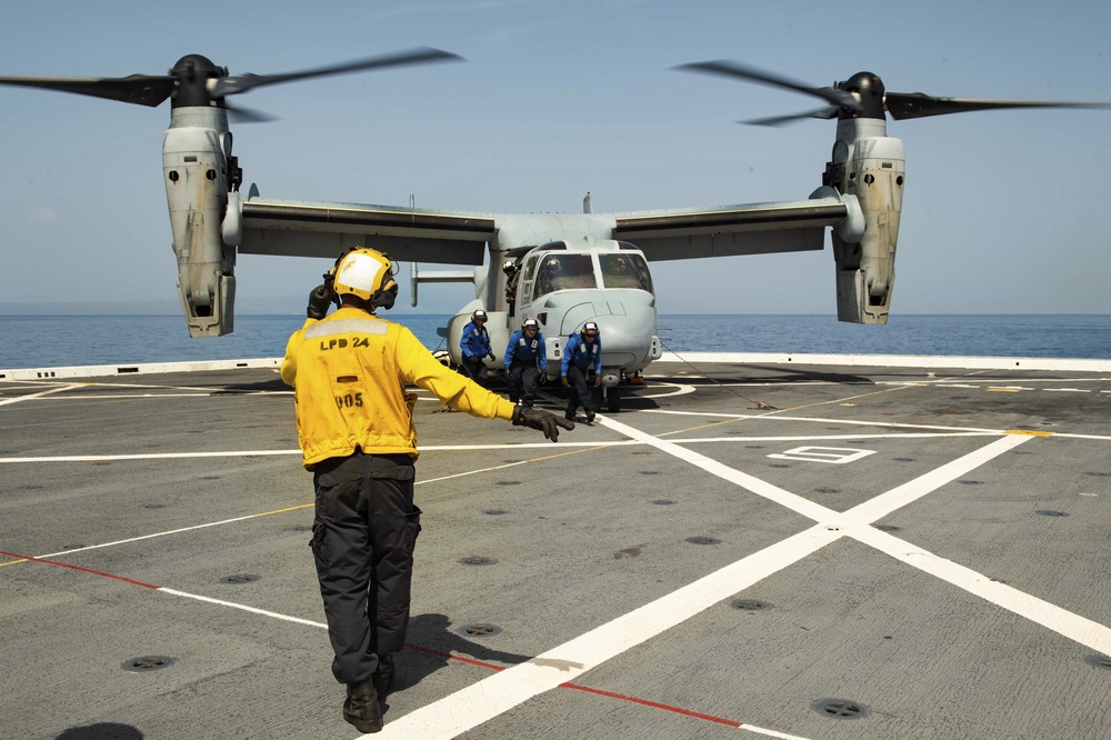 MV-22 Osprey Refuels Aboard USS Arlington