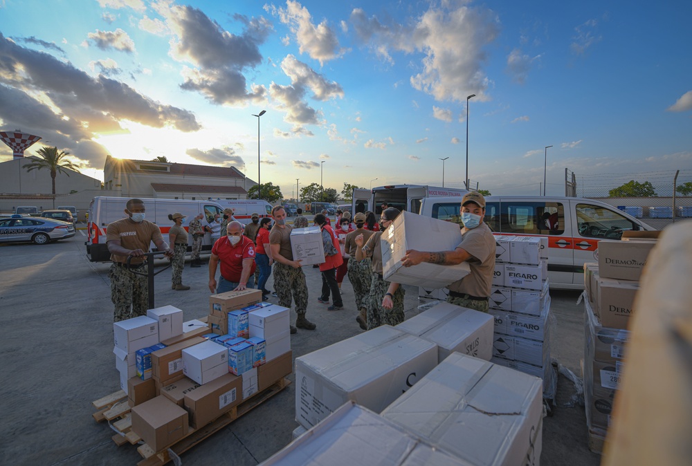NAS Sigonella receives Red Cross donations