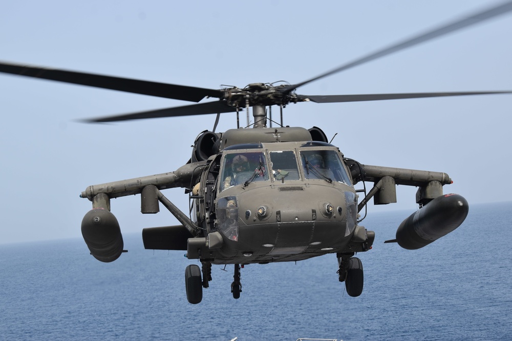 Blackhawk Conducts Deck Landing Qualifications Aboard USS Burlington