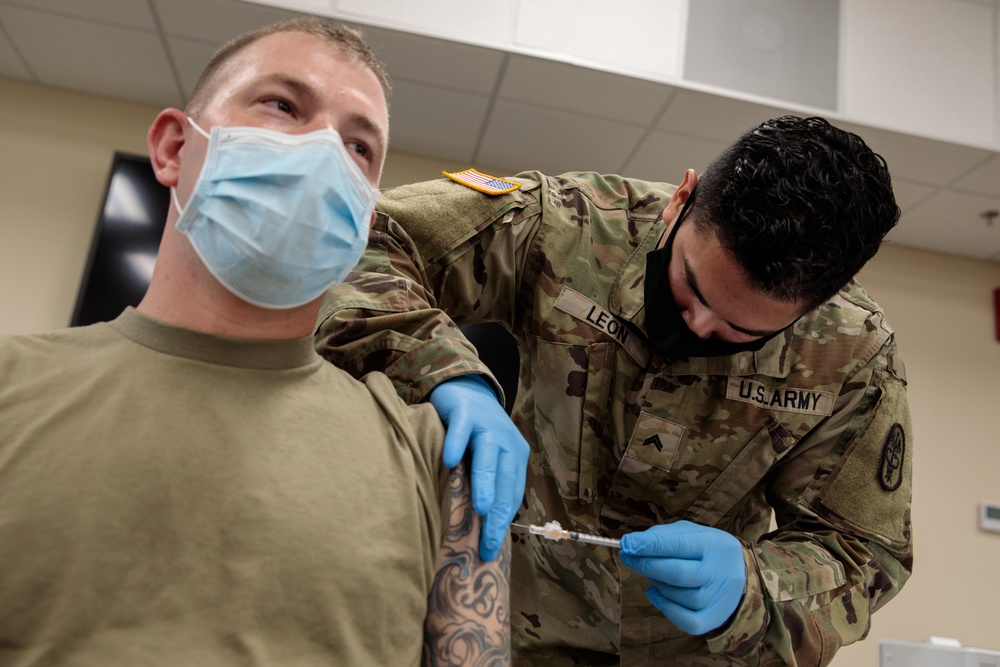 Mobilized Soldiers Volunteer for COVID-19 Vaccination