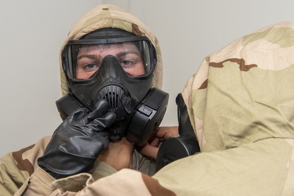 1-40 CAV runs gas chamber for best squad competition