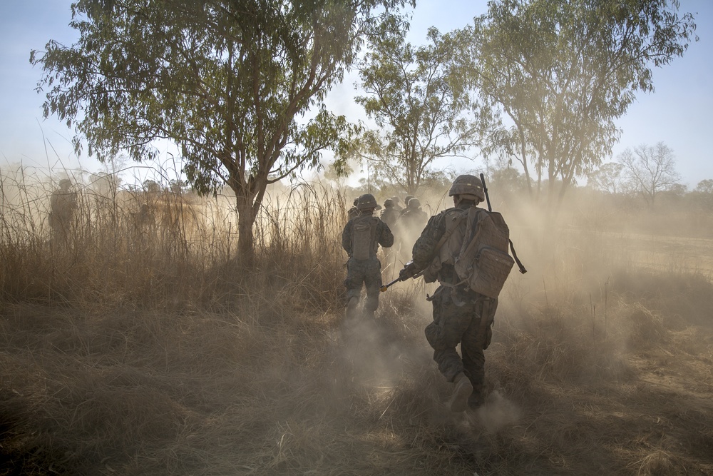 Marines and Australian conduct a mechanized infantry assault for Exercise Koolendong