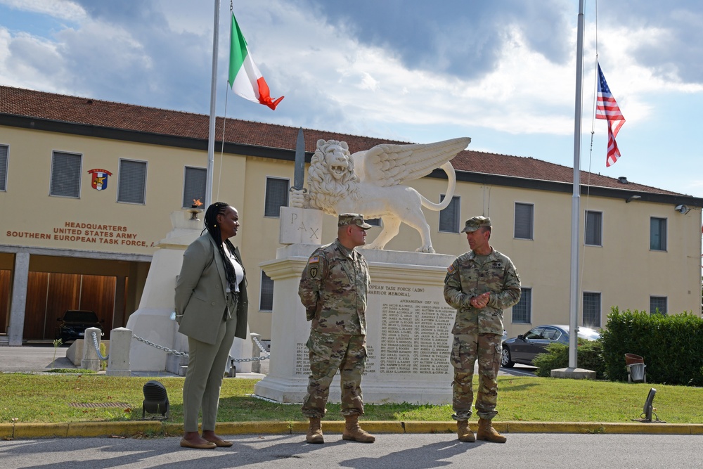 SETAF-AF commander re-enlists SETAF-AF NCO