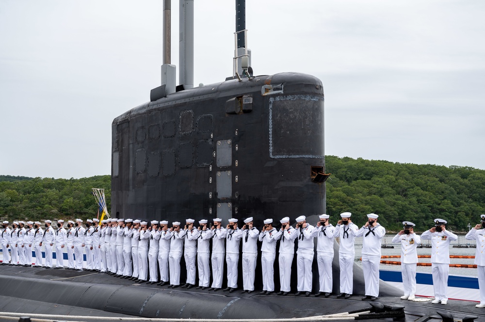 SECNAV Attends Commissioning Commemoration for USS Vermont (SSN 792)