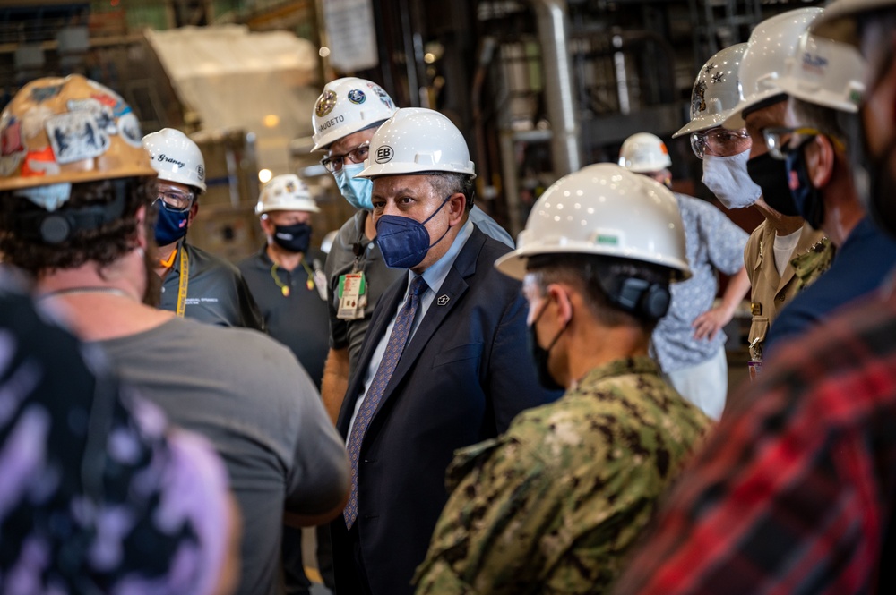 SECNAV Del Toro Visits General Dynamics Electric Boat