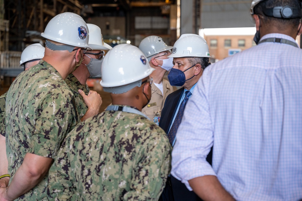 SECNAV Del Toro Visits General Dynamics Electric Boat