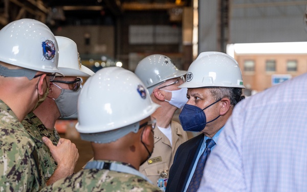 SECNAV Del Toro Visits General Dynamics Electric Boat