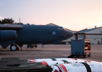 2nd AMXS loads naval mines in support of training mission