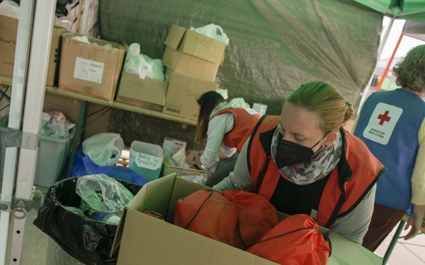 Red Cross Helps Evacuees At Ramstein