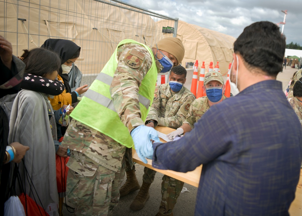 Red Cross Helps Evacuees At Ramstein