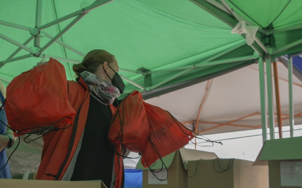 Red Cross Helps Evacuees At Ramstein