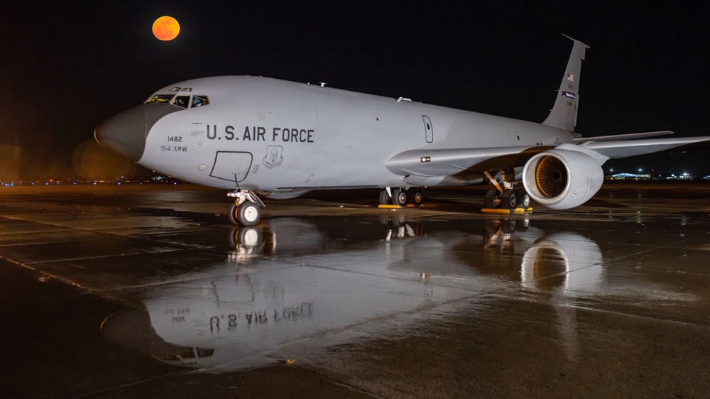 KC-135R under a Niagara full moon