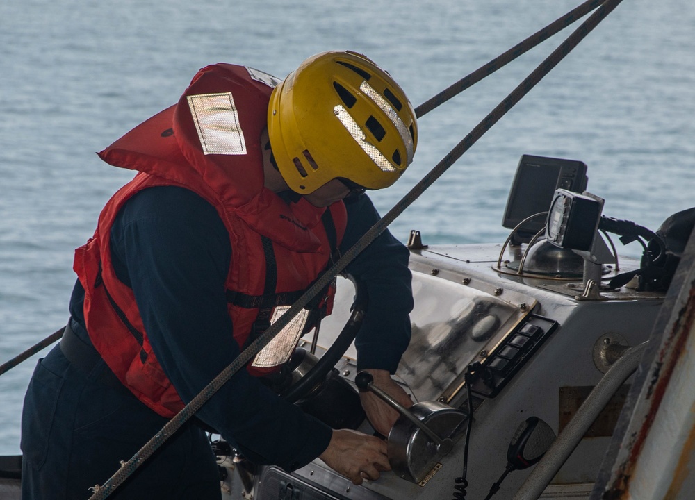 USS Ronald Reagan (CVN 76) Small Boat Operations