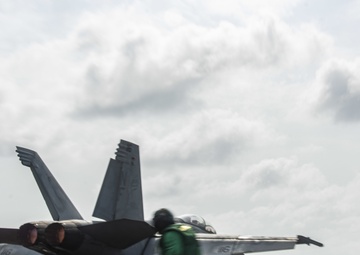 USS Ronald Reagan (CVN 76) Flight Operations