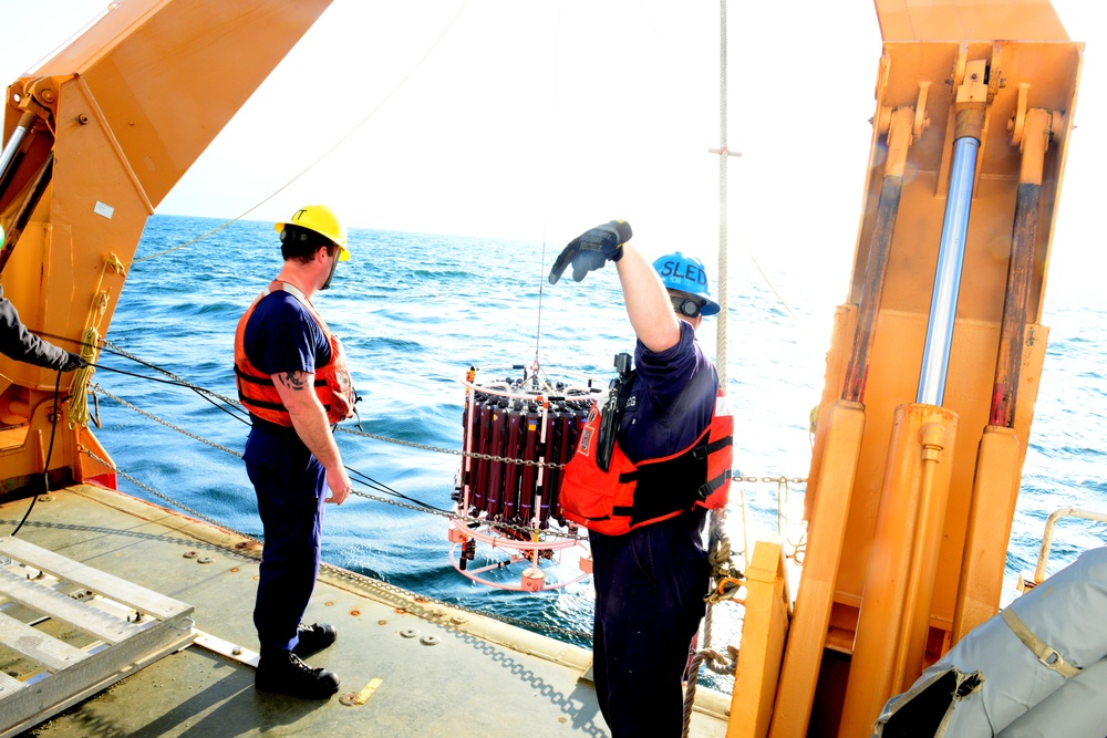 Coast Guard Cutter Healy crewmembers support oceanographic research during Arctic deployment