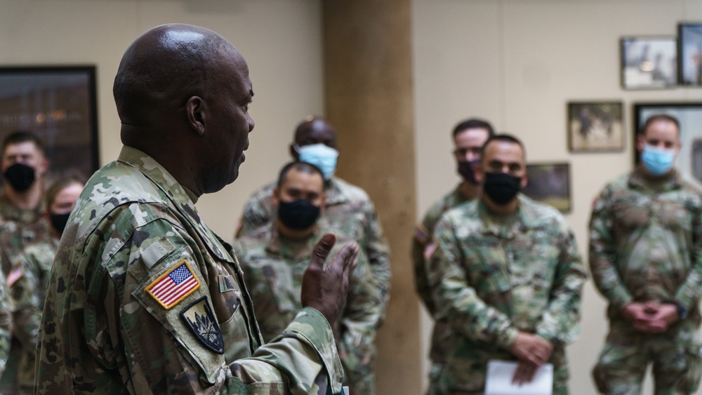 III Corps presents LOM to Col. Ronald Wilkins