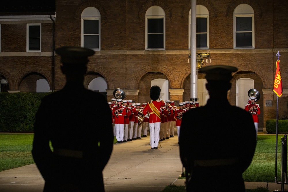 Marine Barracks host retired Marine Corps Generals for final parade of 2021