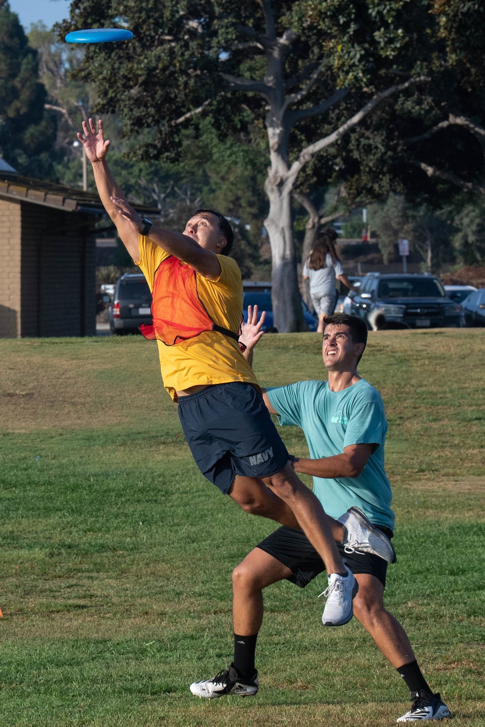 Sailors Pay Ultimate Frisbee