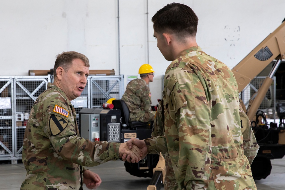 Brig. Gen. Van Wagenen Visits 1CAB