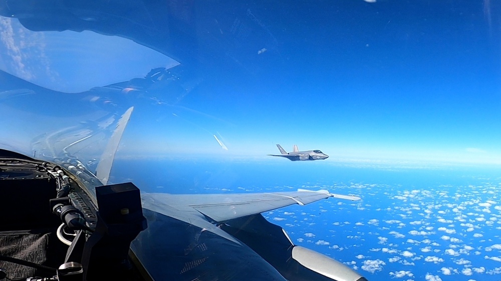 DVIDS - Images - USS Carl Vinson (CVN 70) Supports a Mine Counter ...