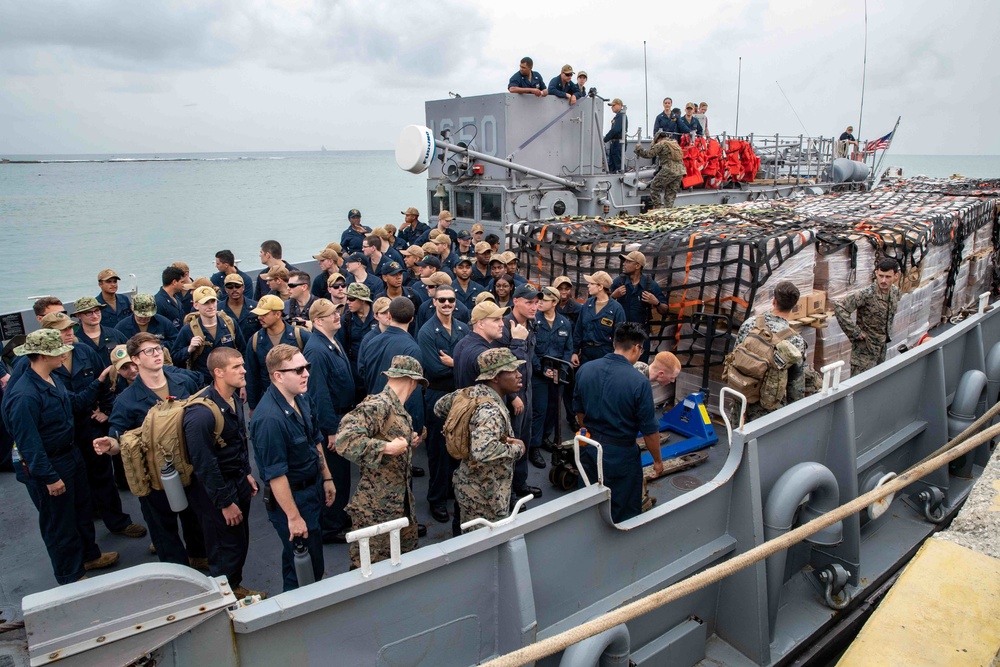 U.S. Navy LCU Arrives At The Port Of Jérémie, Haiti To Deliver Humanitarian Aid