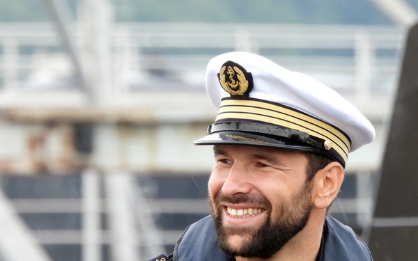 FNS Amethyste (S605) visits Naval Submarine Base New London