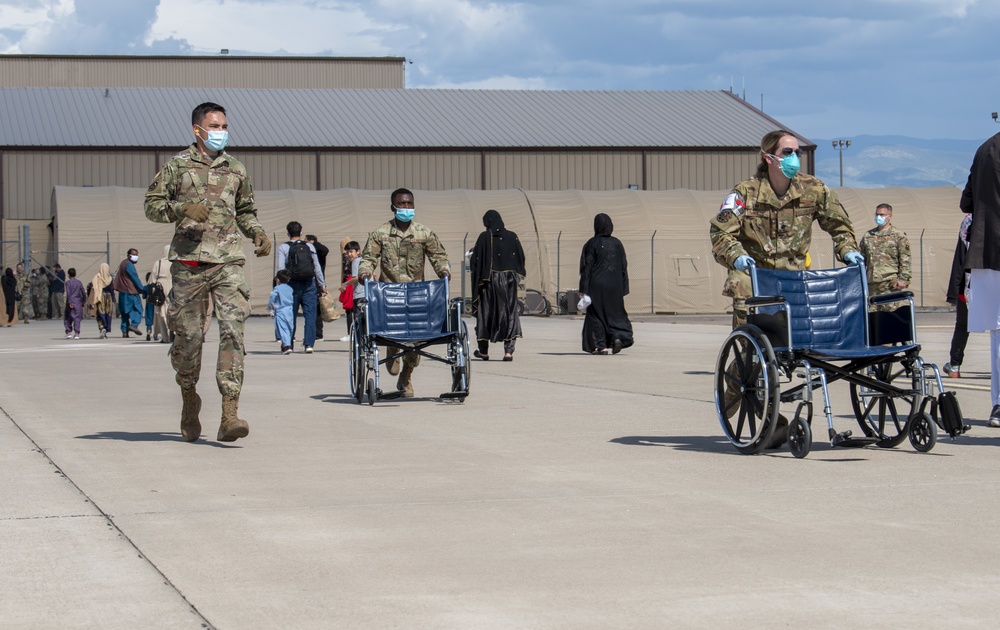 Holloman welcomes Afghan evacuees