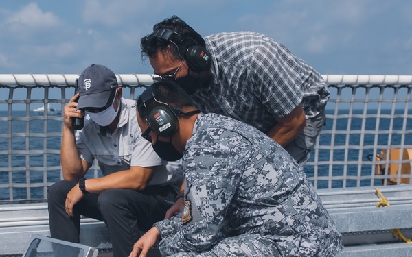 U.S. Coast Guard trains with Philippine maritime agencies