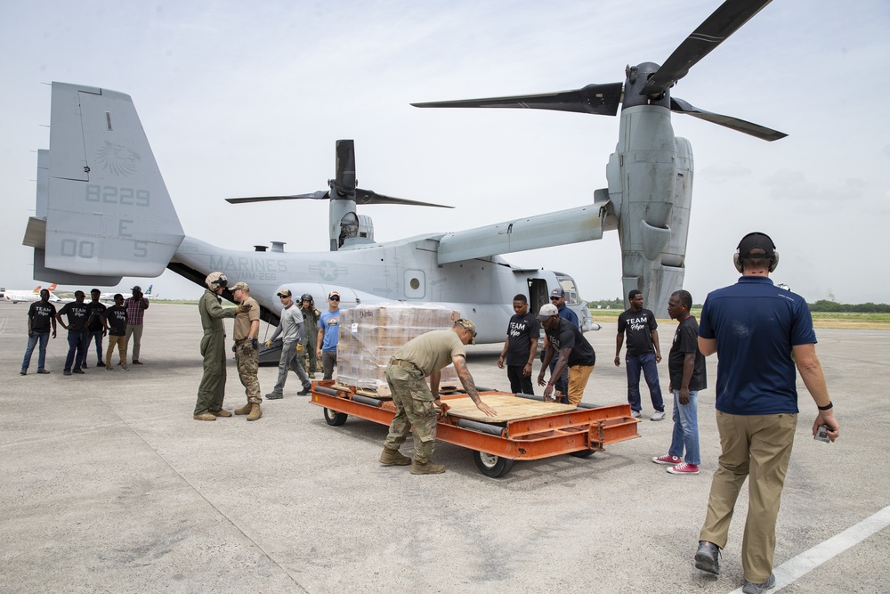 Marines with 2nd Marine Aircraft Wing provide humanitarian aid to Haiti