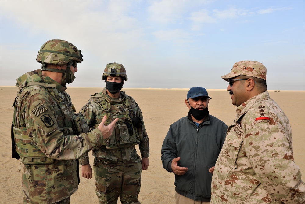 130th Field Artillery Brigade Leaders talk with Kuwait leader